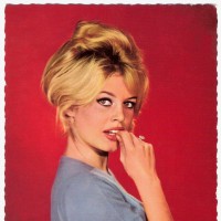 Brigitte-Bardot-fashion-icon-in-the-50s-09
