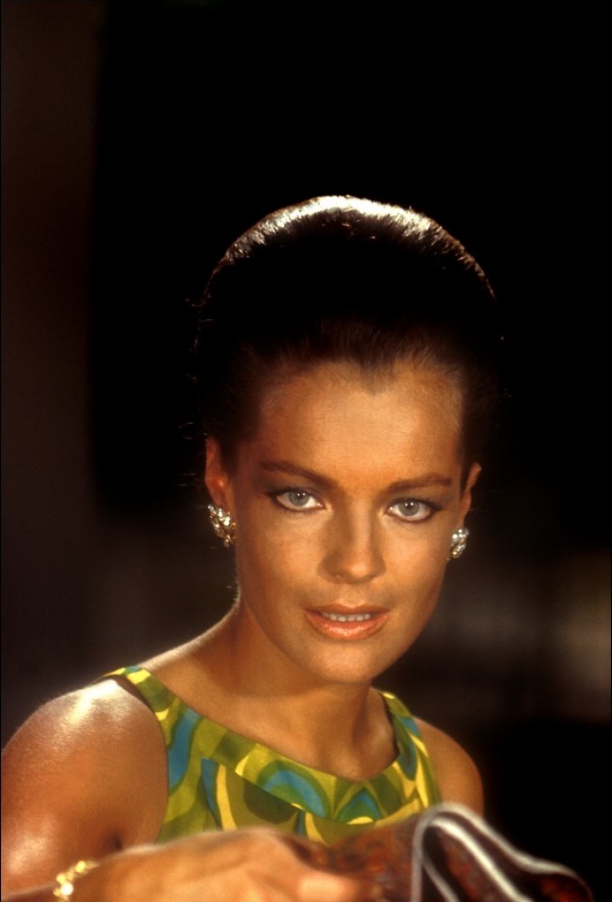 vintage blouses  romy-schneider-la-piscine-1969-05.jpg